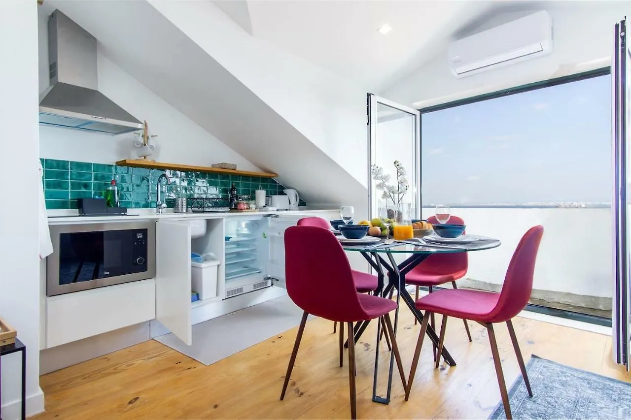 LovelyStay - Turquoise River View II Lisboa Appartement